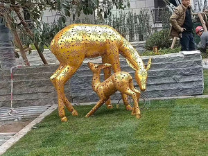 不锈钢子母鹿雕塑