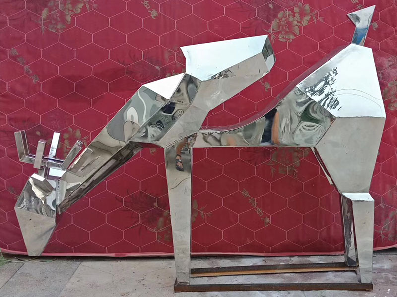 不锈钢小鹿雕塑3